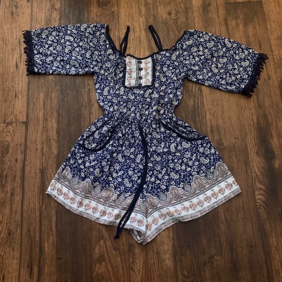 Xhilaration Dresses & Skirts - XHILARATION Womens Medium Romper Jumper Shorts Hippie Cold Shoulder Blue